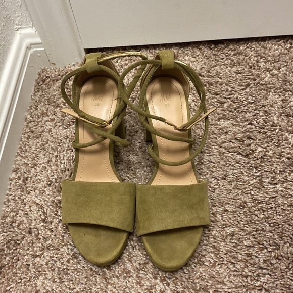 Thick heel sandals - Picture 2 of 4